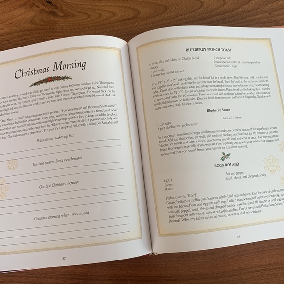 Family Christmas Journal - New - Picture 3 of 5